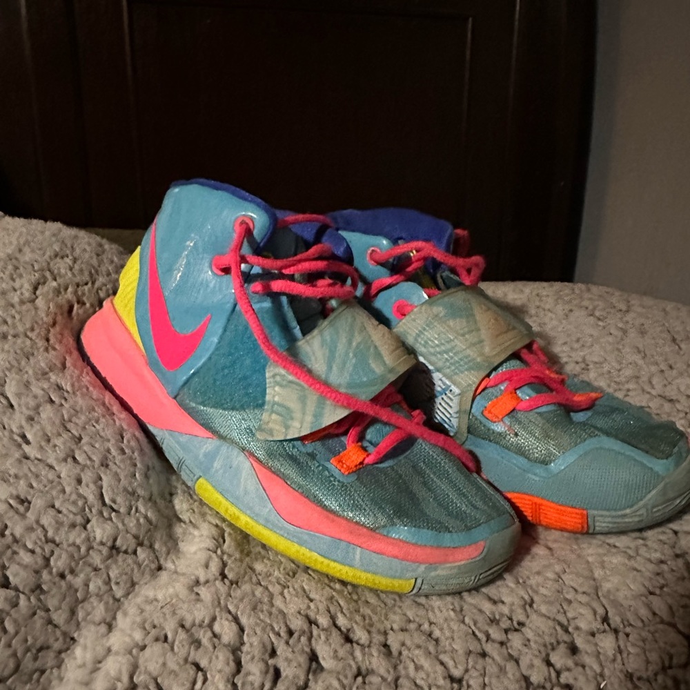 Kyree shoes neon female or young boys